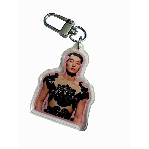 Ateez San Gladiator Model Photo Keychain Idol Bias Kpop Accessory - Picture 3 of 3